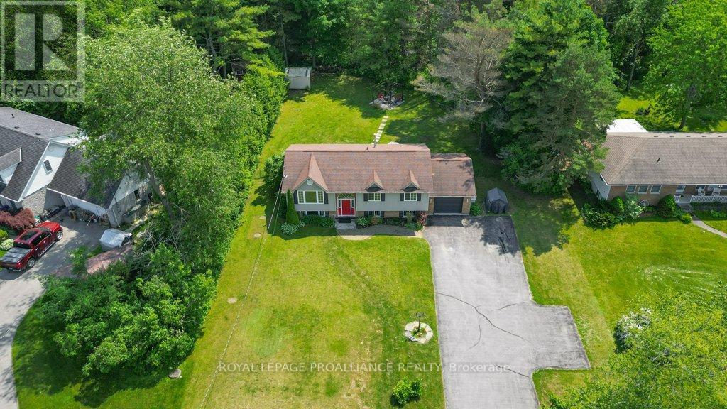 33 Hanthorn Street, Prince Edward County, Ontario  K0K 1L0 - Photo 36 - X12213351
