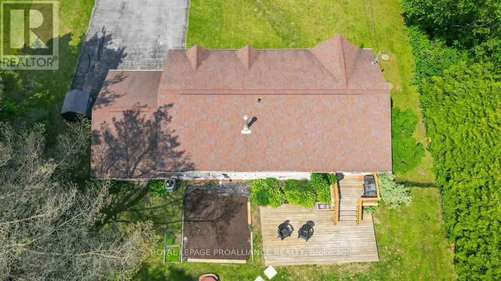 33 Hanthorn Street, Prince Edward County, Ontario  K0K 1L0 - Photo 39 - X12213351