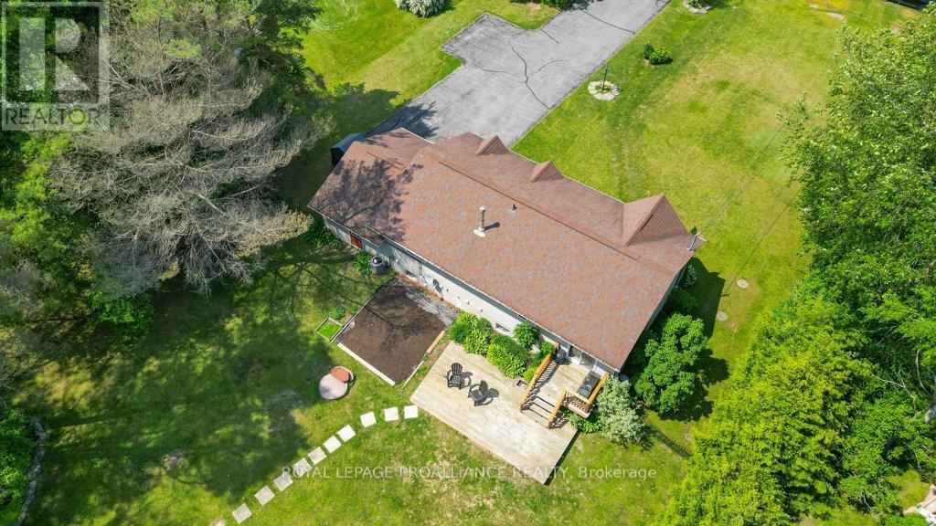 33 Hanthorn Street, Prince Edward County, Ontario  K0K 1L0 - Photo 40 - X12213351