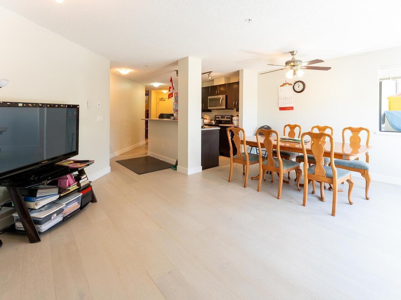 247 10838 City Parkway, Surrey, British Columbia  V3T 5X9 - Photo 3 - R3014270