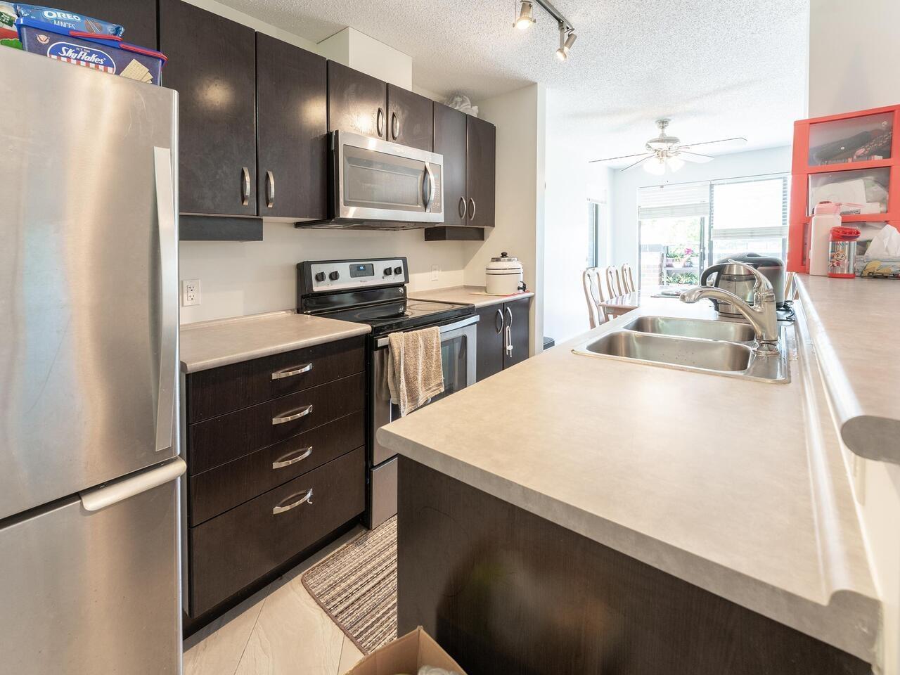 247 10838 City Parkway, Surrey, British Columbia  V3T 5X9 - Photo 5 - R3014270
