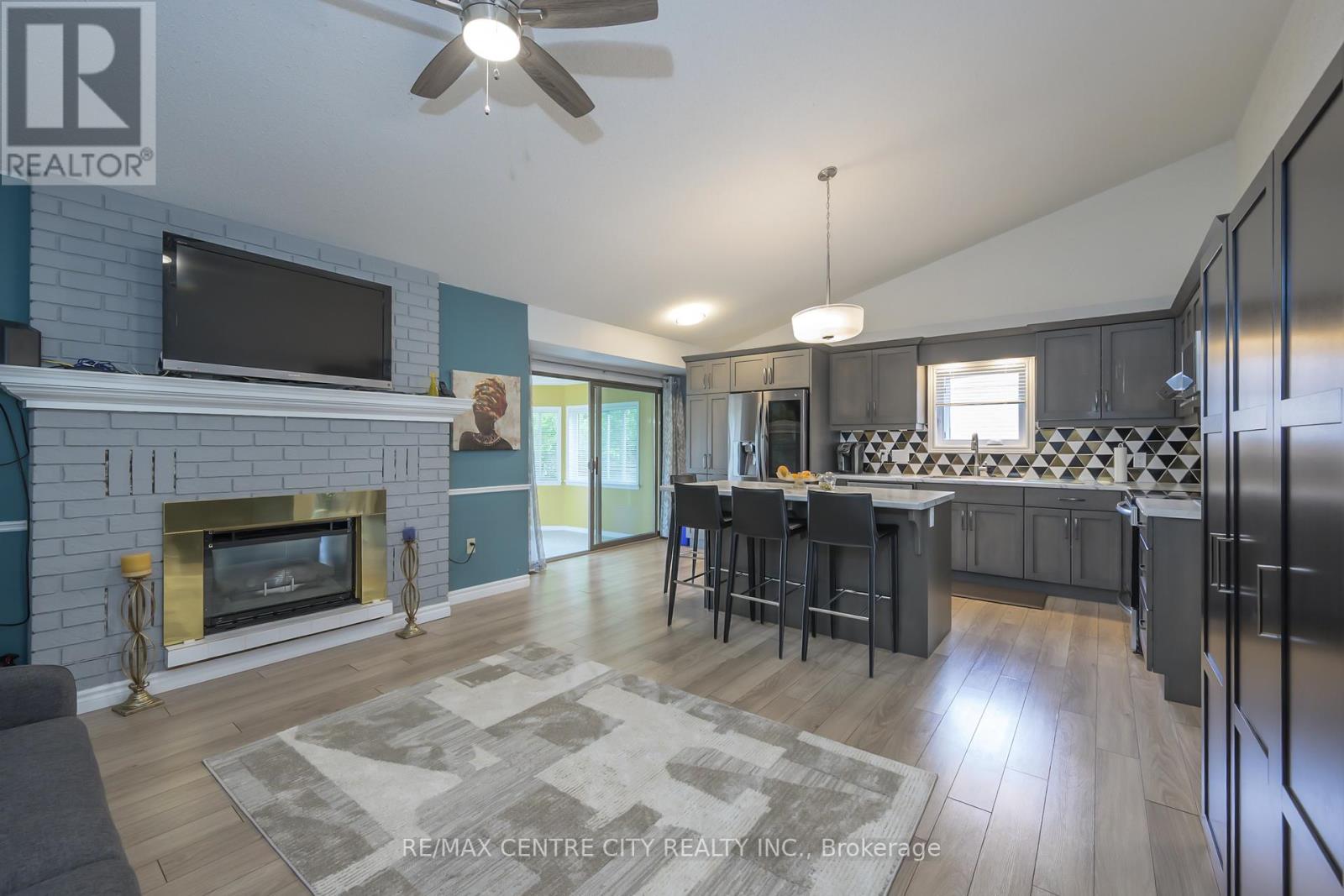 9 Bonnie Place, St. Thomas, Ontario  N5R 5W3 - Photo 12 - X12213298
