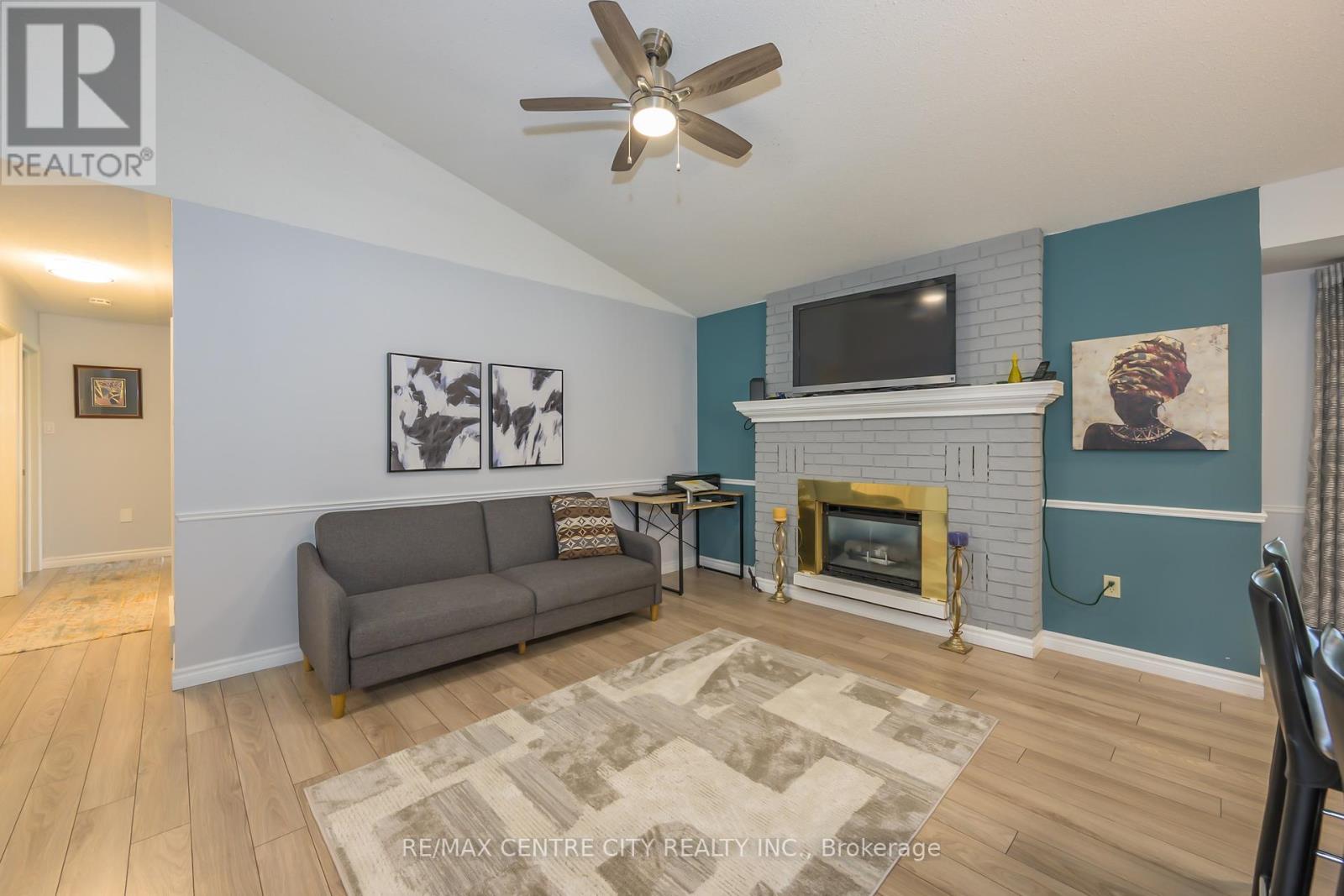 9 Bonnie Place, St. Thomas, Ontario  N5R 5W3 - Photo 14 - X12213298
