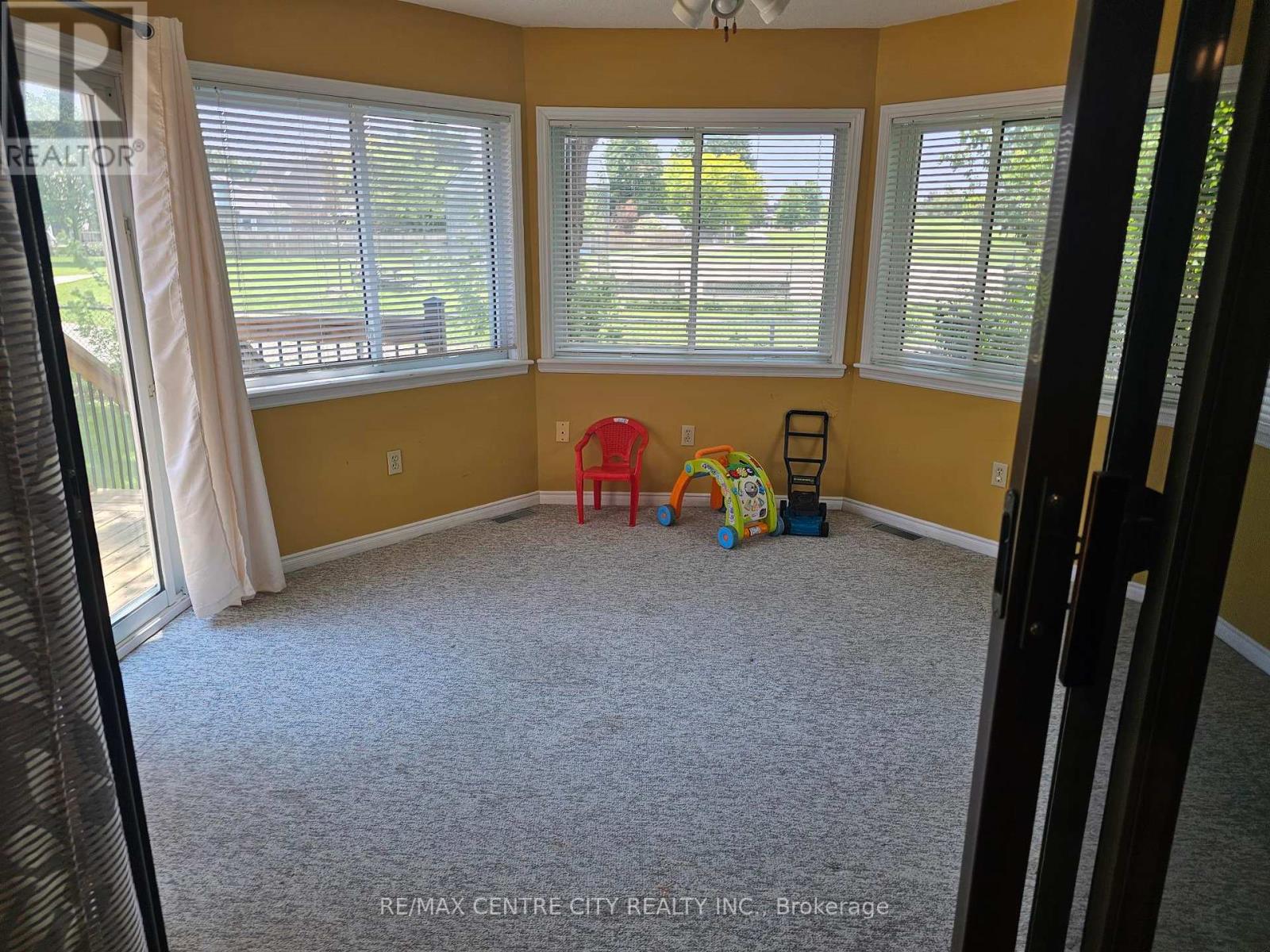 9 Bonnie Place, St. Thomas, Ontario  N5R 5W3 - Photo 19 - X12213298
