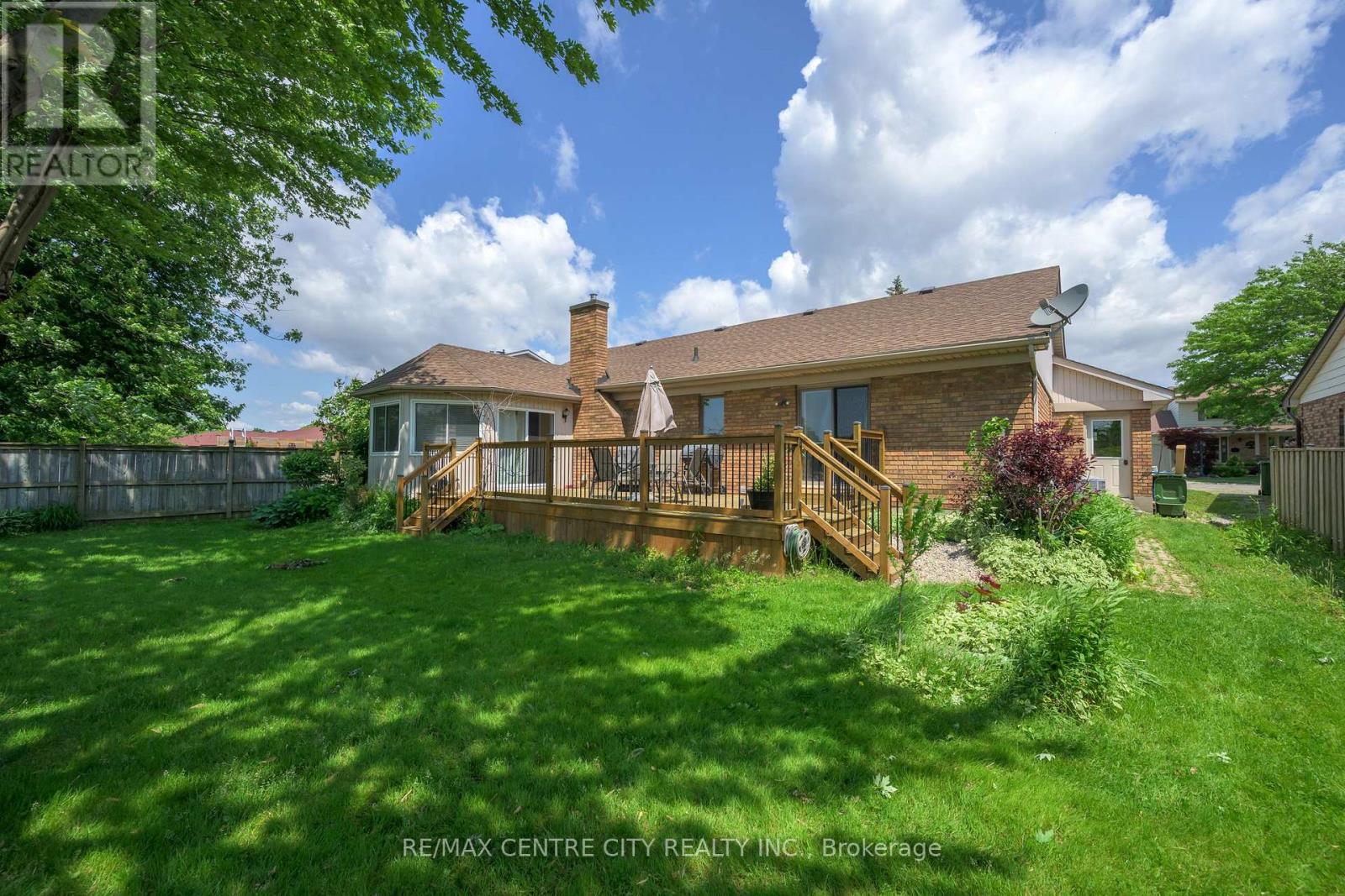 9 Bonnie Place, St. Thomas, Ontario  N5R 5W3 - Photo 38 - X12213298