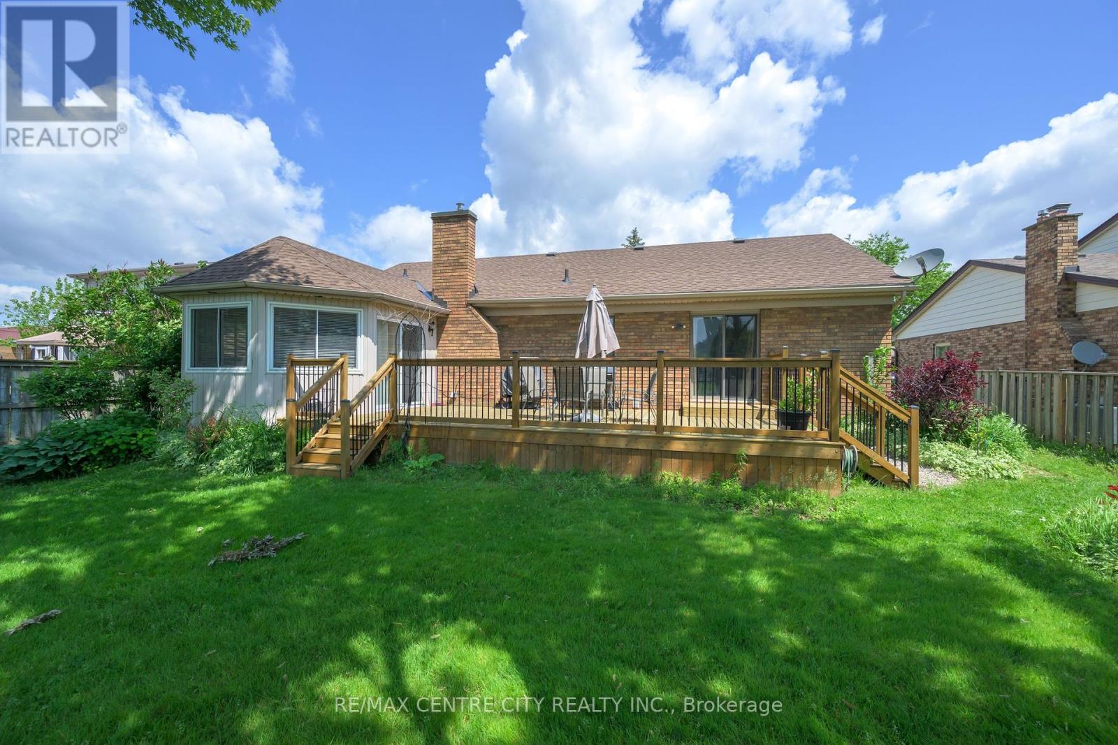9 Bonnie Place, St. Thomas, Ontario  N5R 5W3 - Photo 39 - X12213298