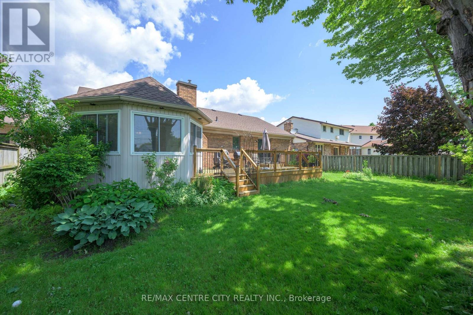 9 Bonnie Place, St. Thomas, Ontario  N5R 5W3 - Photo 40 - X12213298
