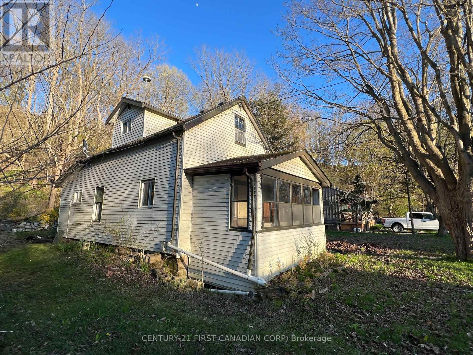 205 Orchard Street, Central Elgin, Ontario  N5L 1C4 - Photo 4 - X12213387