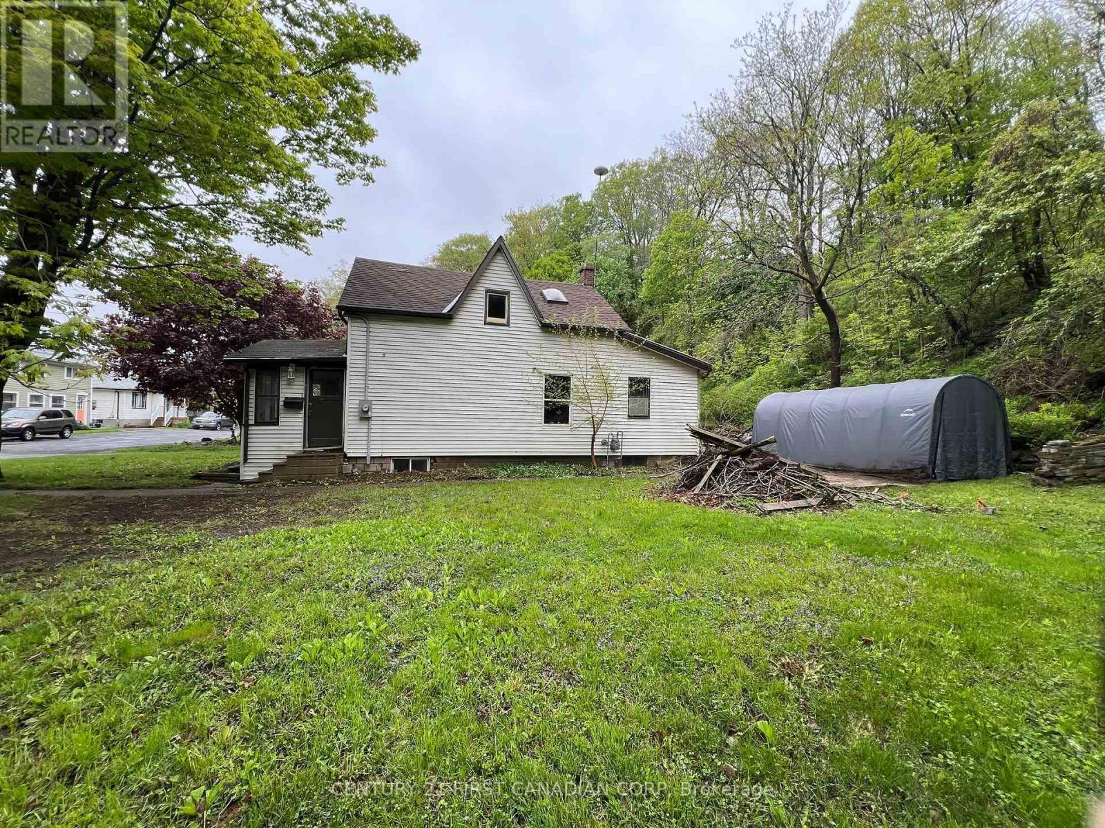 205 Orchard Street, Central Elgin, Ontario  N5L 1C4 - Photo 8 - X12213387