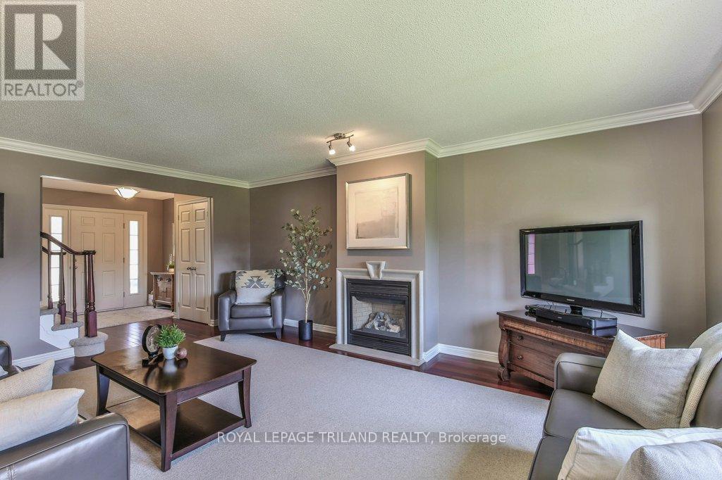 Photo 10 of 50 for 896 Cranbrook Road