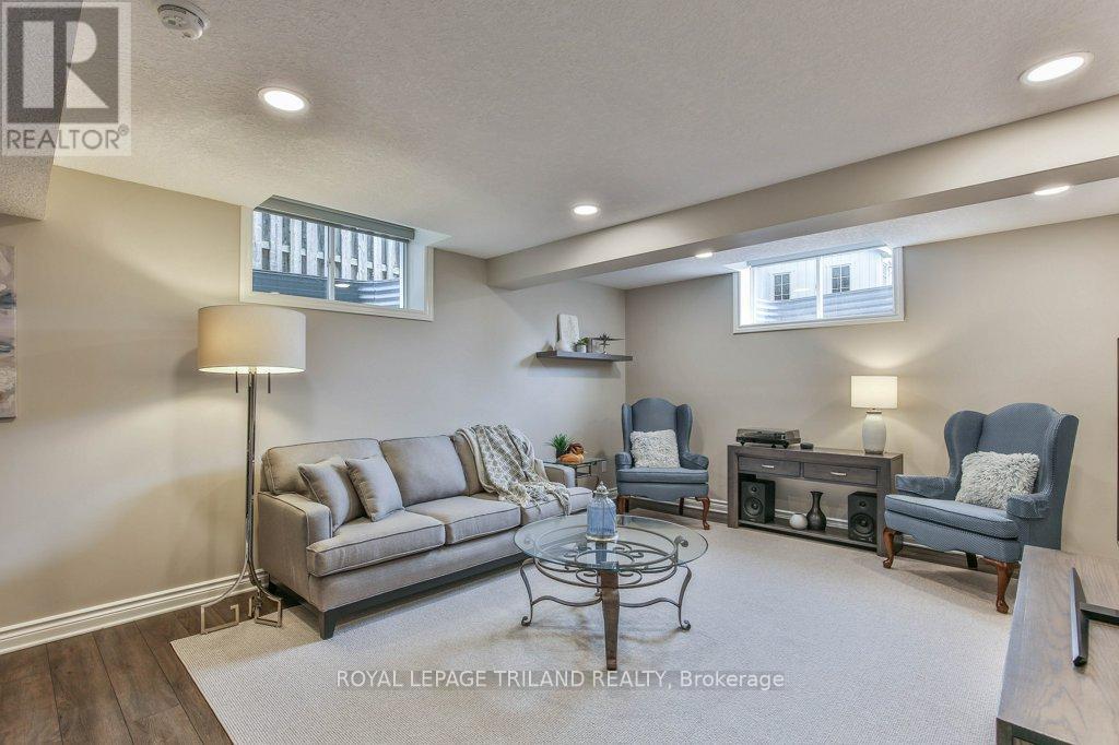 Photo 35 of 50 for 896 Cranbrook Road