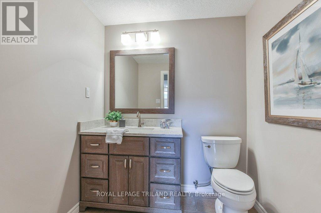 Photo 40 of 50 for 896 Cranbrook Road