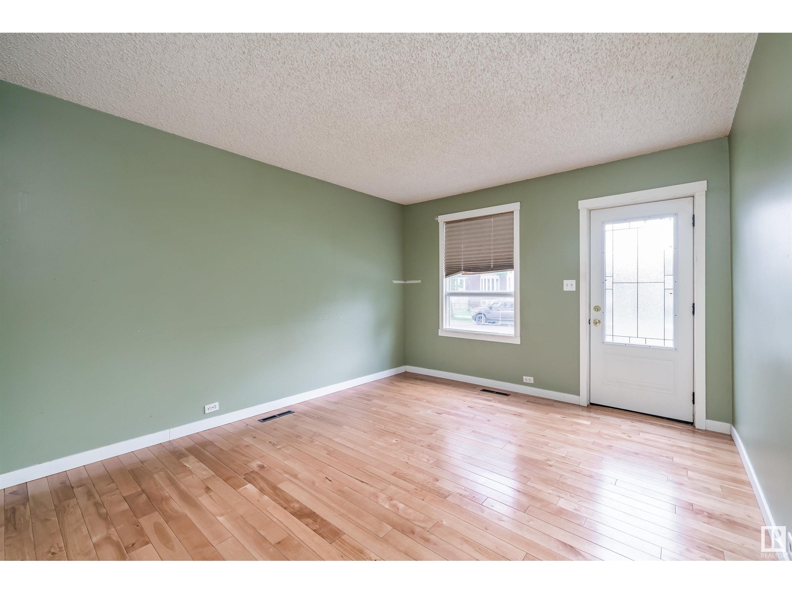 12325 85 St Nw, Edmonton, Alberta  T5B 3H1 - Photo 3 - E4441729