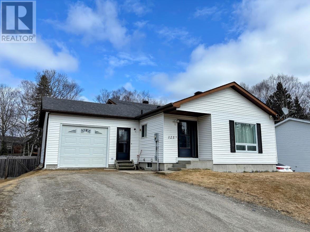 125 Hemlo DR, Marathon, Ontario