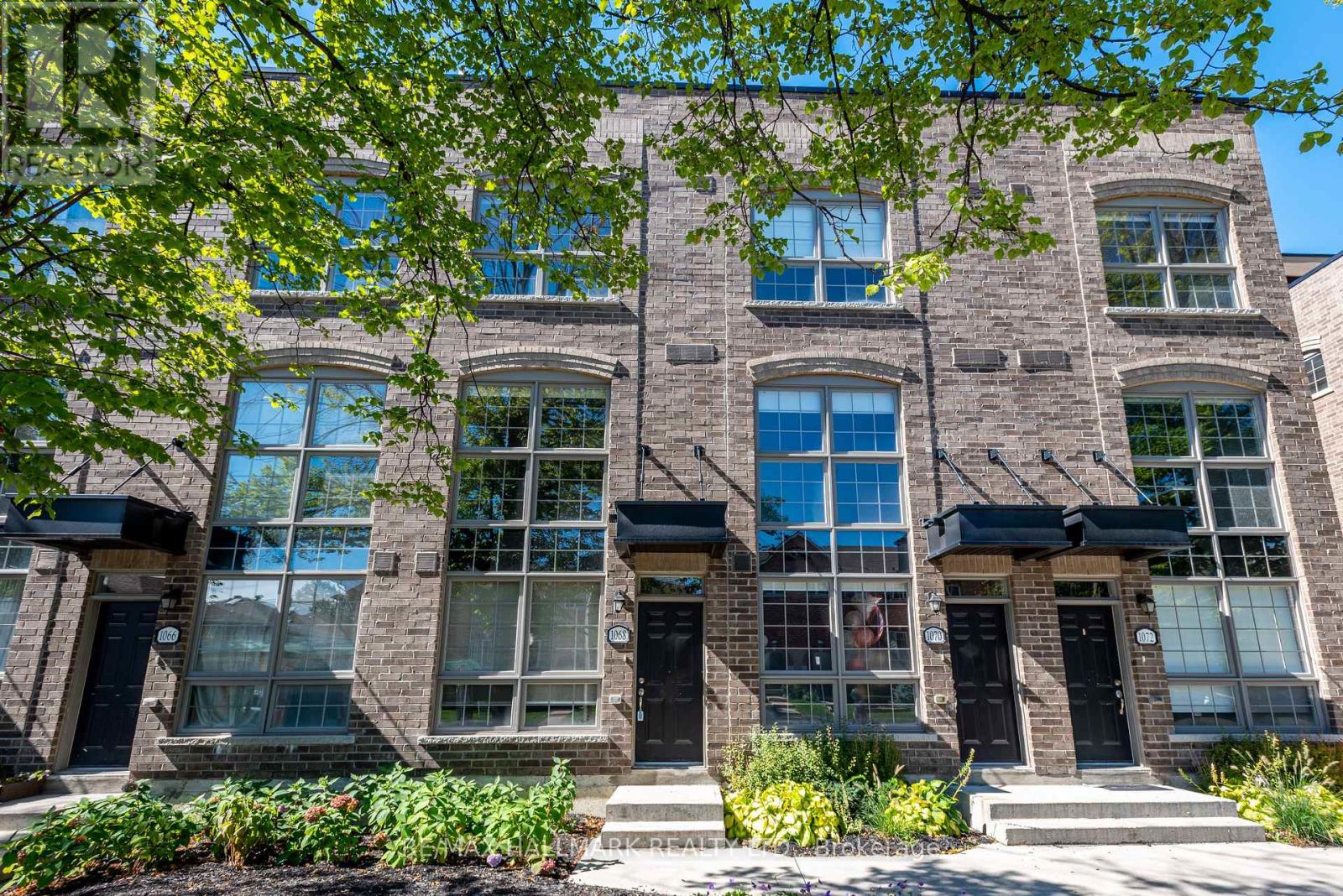 1068 LANSDOWNE AVENUE, Toronto, Ontario