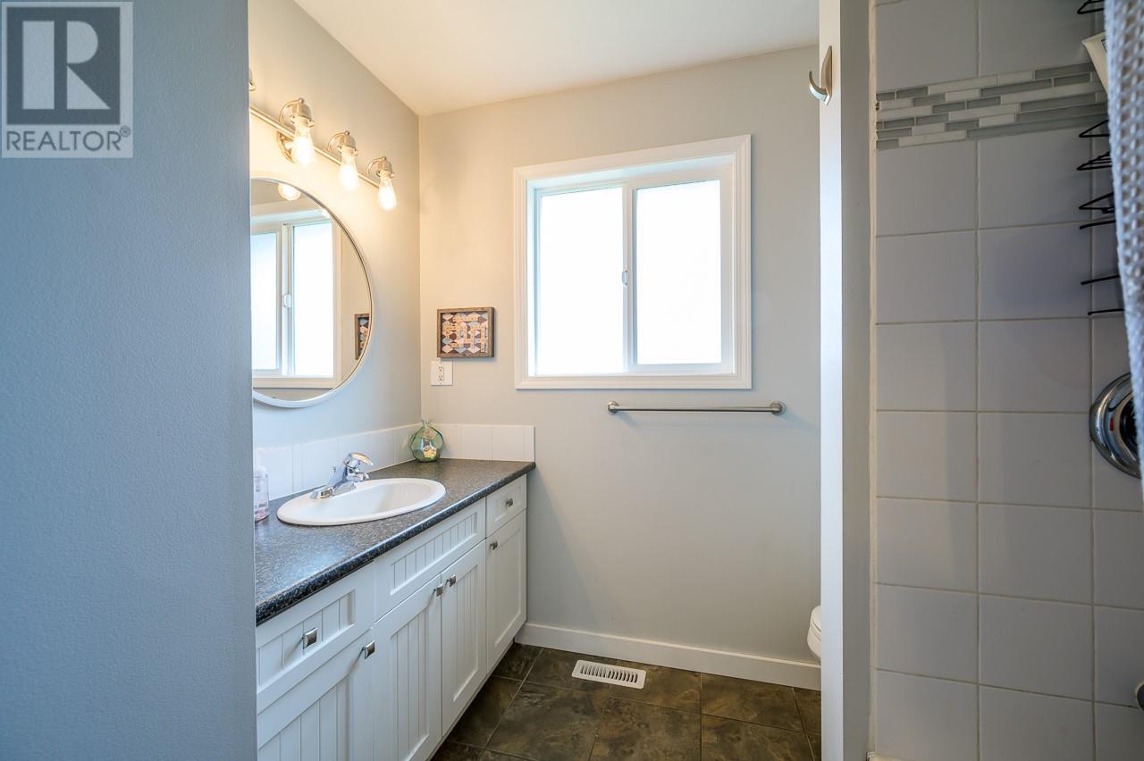 879 Dever Drive, Kamloops, British Columbia  V2B 6P9 - Photo 14 - 10351703