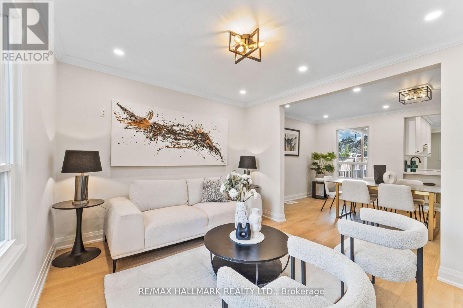 50 Watson Avenue, Toronto (Runnymede-Bloor West Village), Ontario  M6S 4E1 - Photo 5 - W12213031