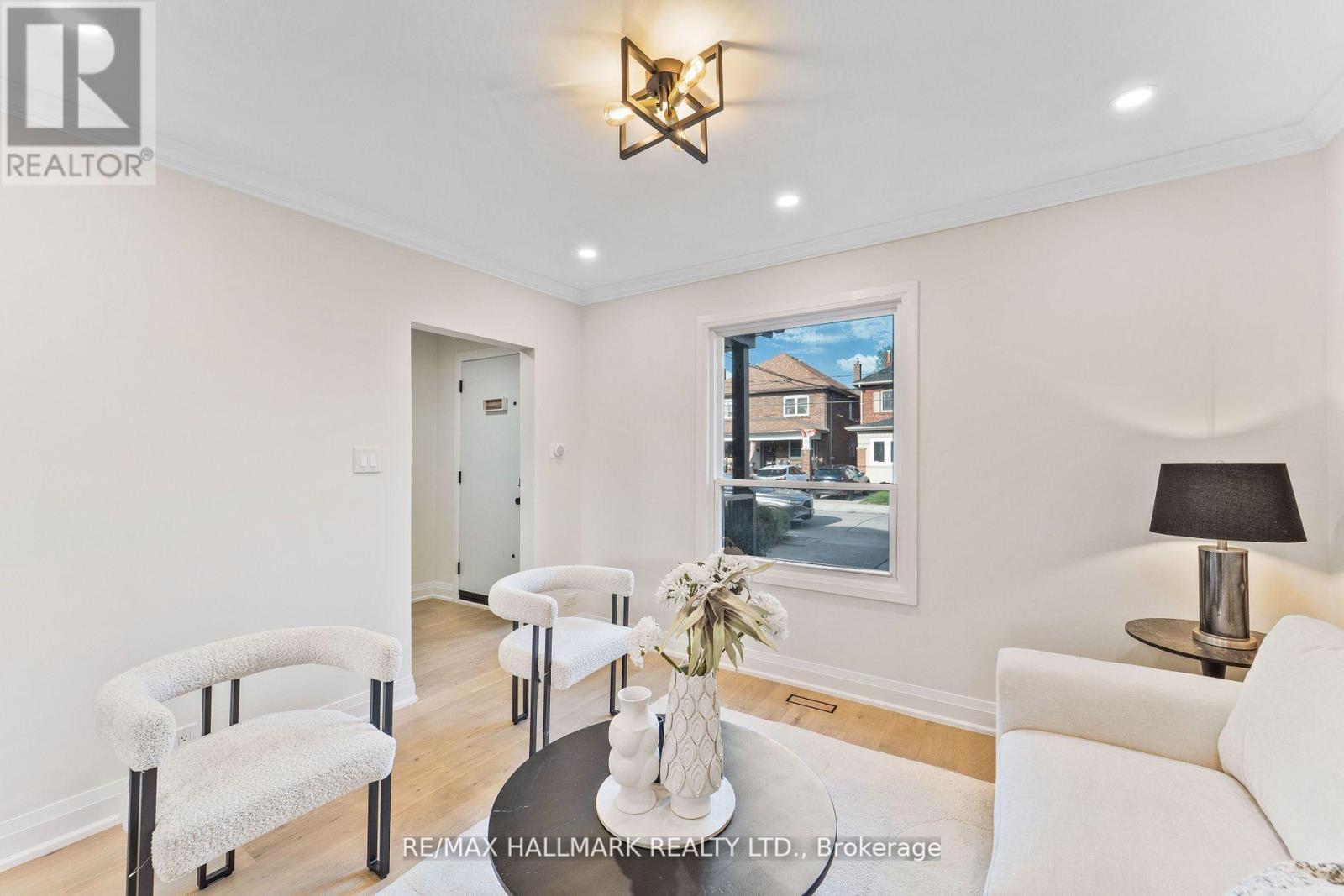 50 Watson Avenue, Toronto (Runnymede-Bloor West Village), Ontario  M6S 4E1 - Photo 7 - W12213031