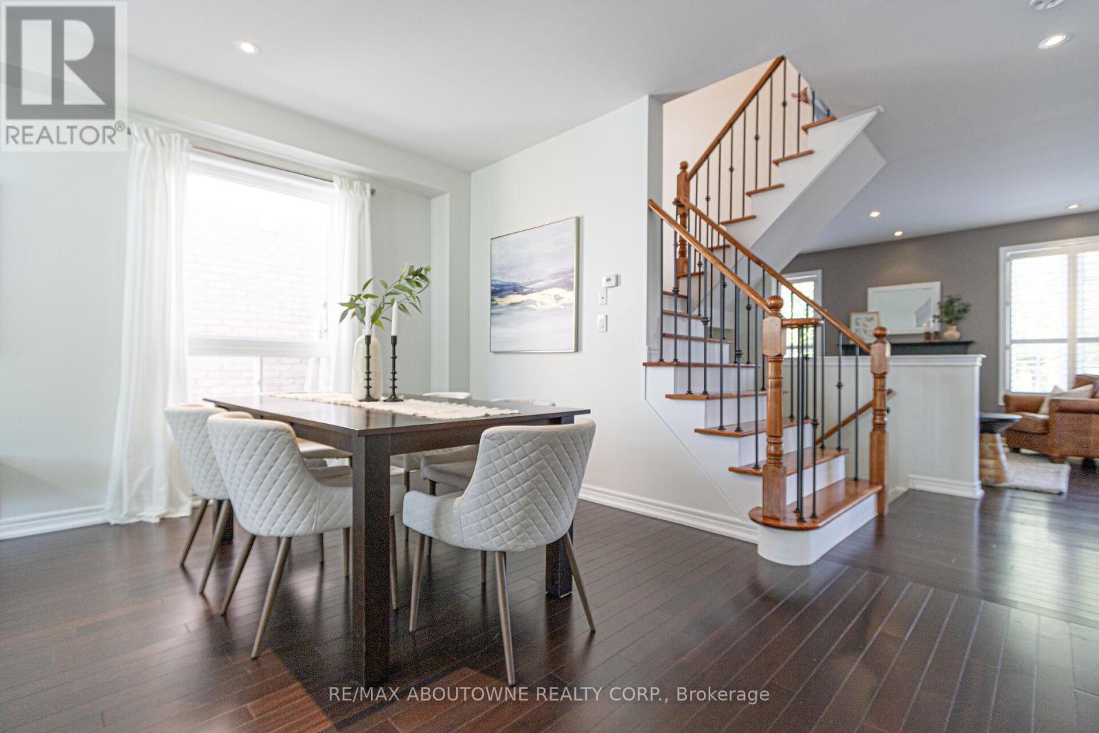 2209 Falling Green Drive, Oakville, Ontario  L6M 5A2 - Photo 12 - W12213034