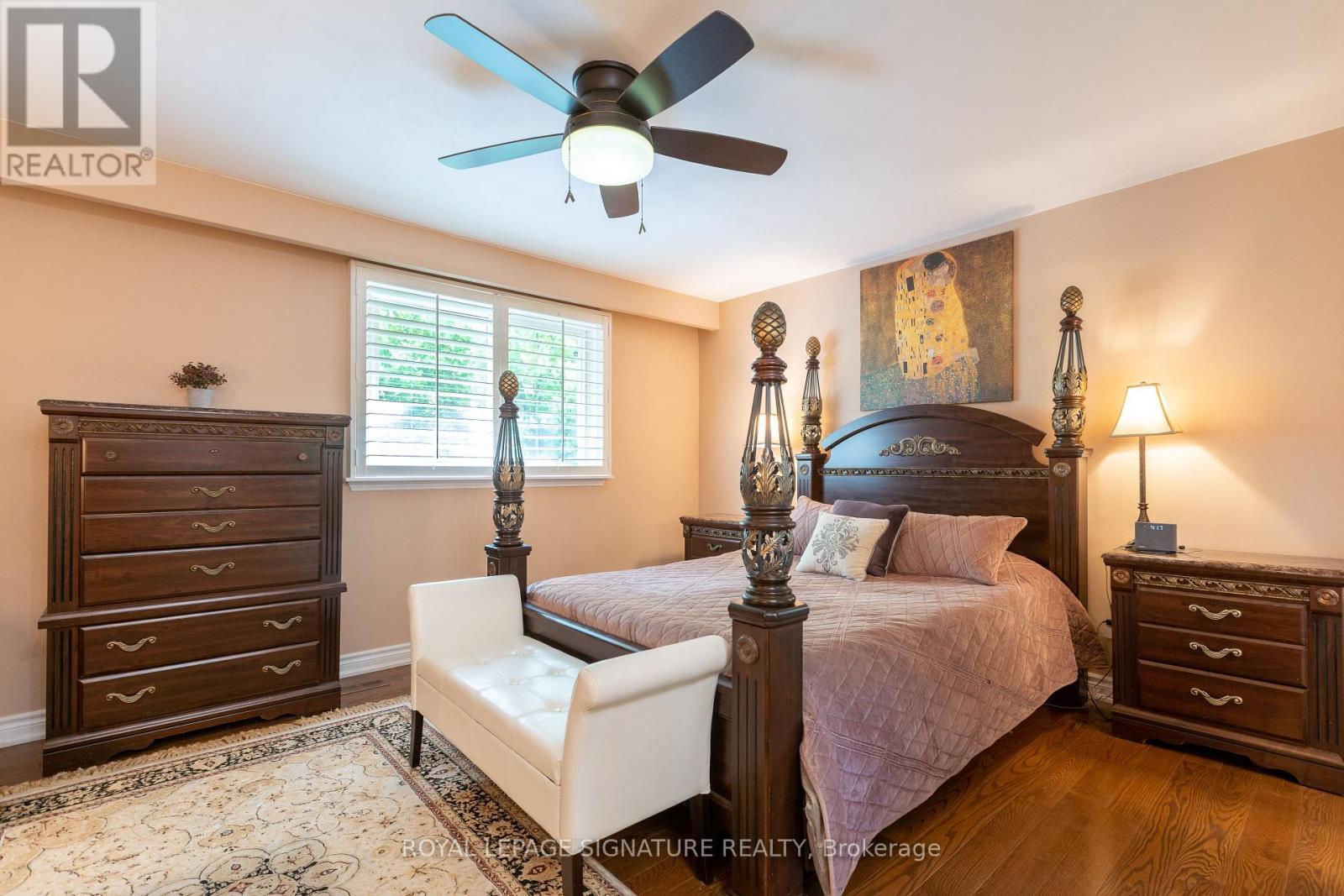 31 Norbert Crescent, Toronto, Ontario  M9C 3J8 - Photo 11 - W12213038