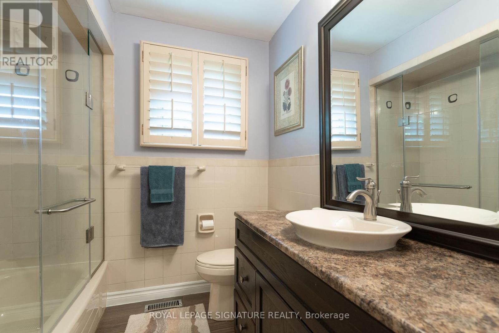 31 Norbert Crescent, Toronto, Ontario  M9C 3J8 - Photo 16 - W12213038