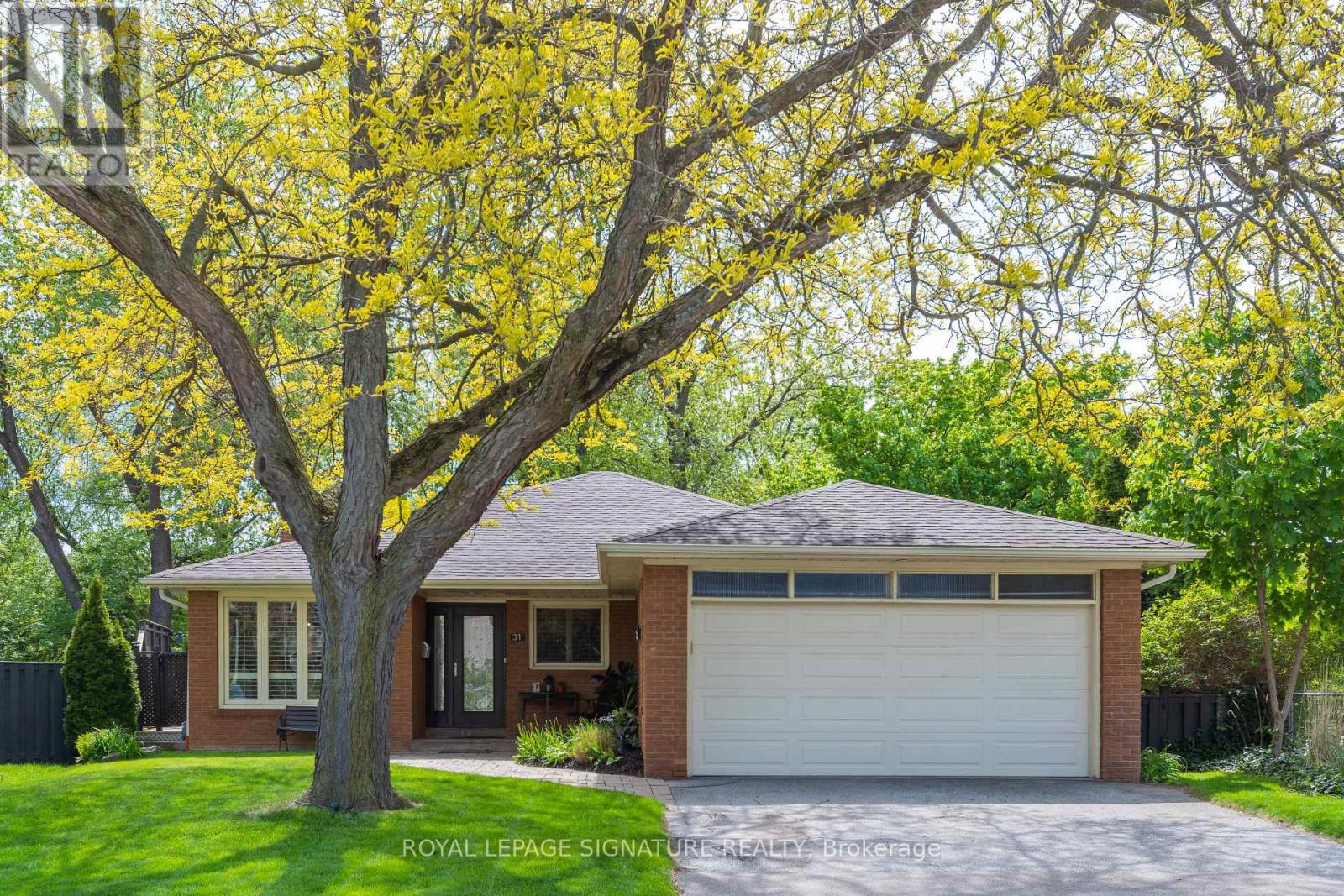31 Norbert Crescent, Toronto, Ontario  M9C 3J8 - Photo 38 - W12213038