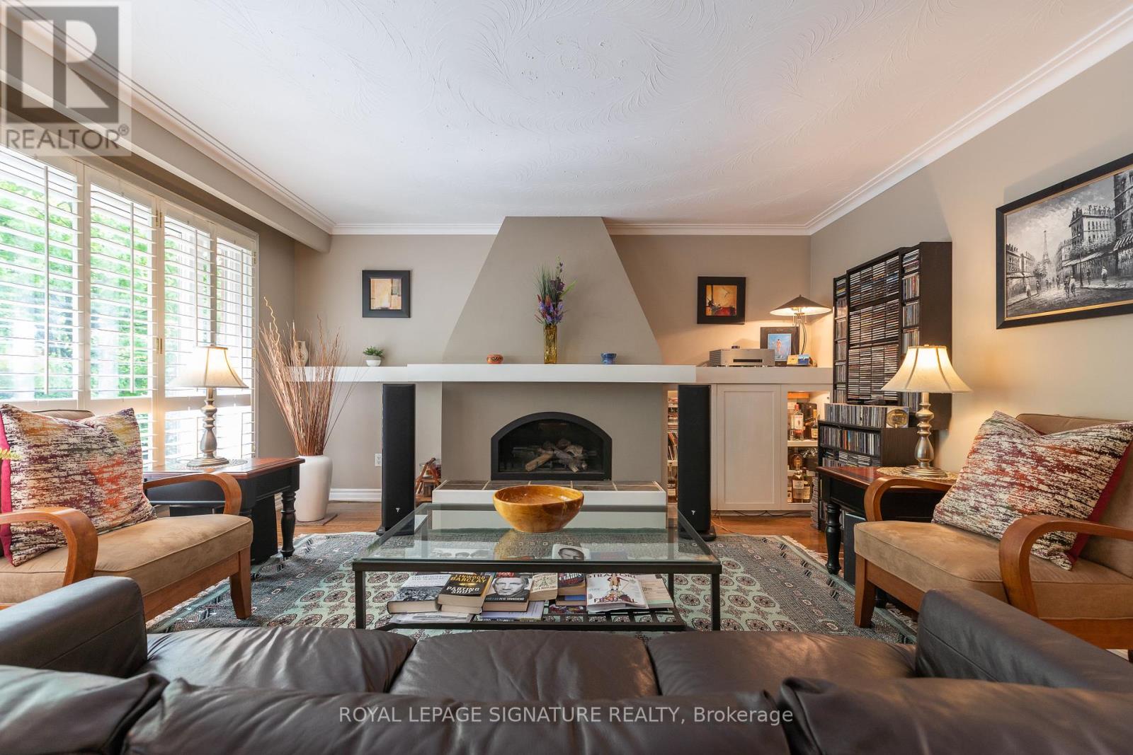 31 Norbert Crescent, Toronto, Ontario  M9C 3J8 - Photo 6 - W12213038