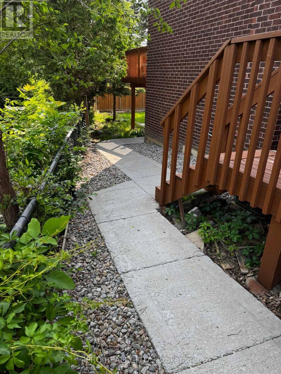 Bsmt - 40 Monte Vista Trail, Brampton (Heart Lake East), Ontario  L6Z 2G5 - Photo 21 - W12213048