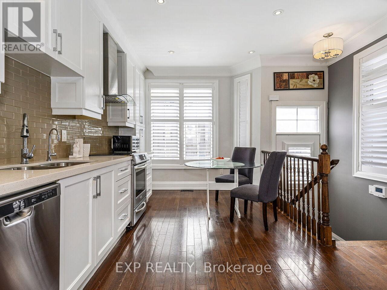4 - 2351 Lakeshore Road W, Oakville, Ontario  L6L 1H4 - Photo 2 - W12213063