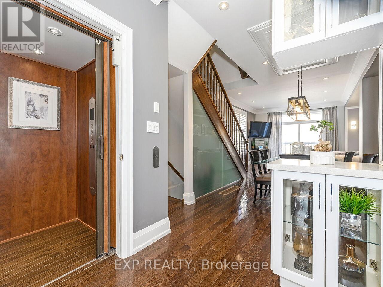 4 - 2351 Lakeshore Road W, Oakville, Ontario  L6L 1H4 - Photo 8 - W12213063