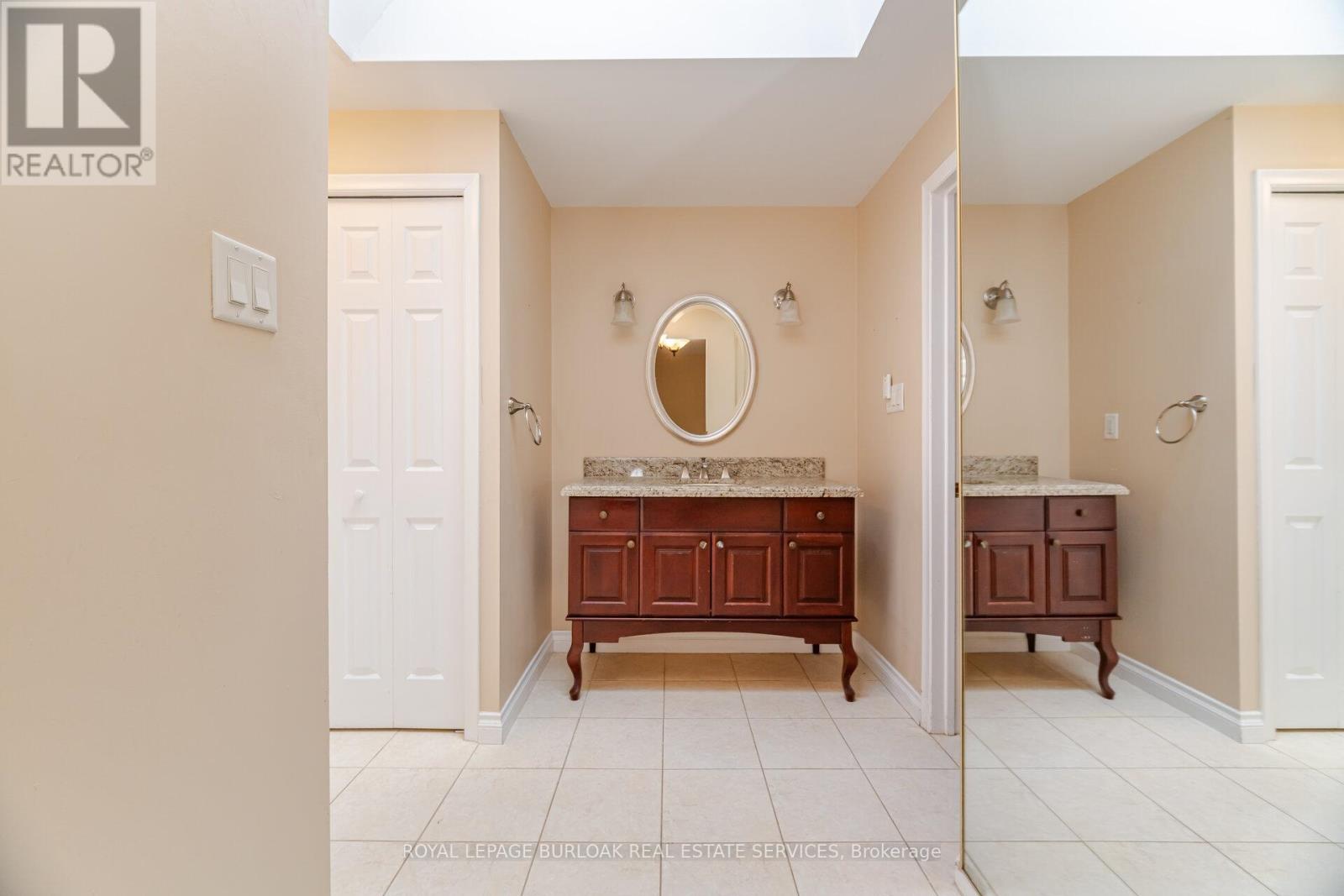 204 Arichat Road, Oakville, Ontario  L6J 5N4 - Photo 23 - W12213065