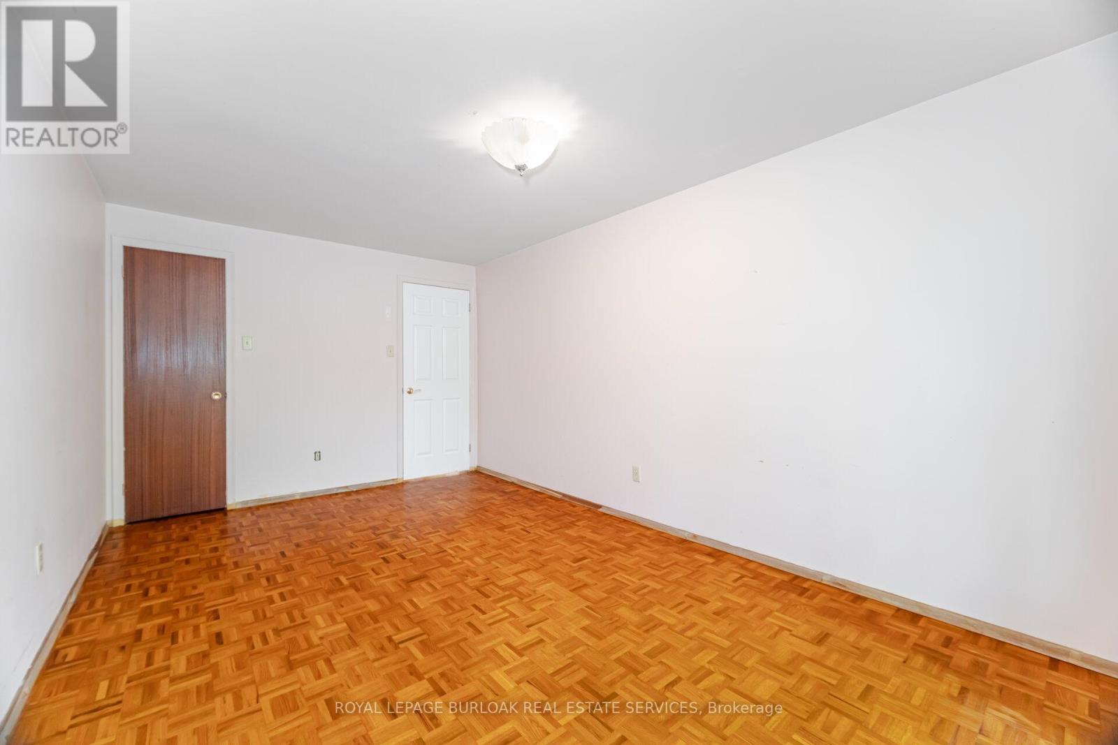 204 Arichat Road, Oakville, Ontario  L6J 5N4 - Photo 28 - W12213065