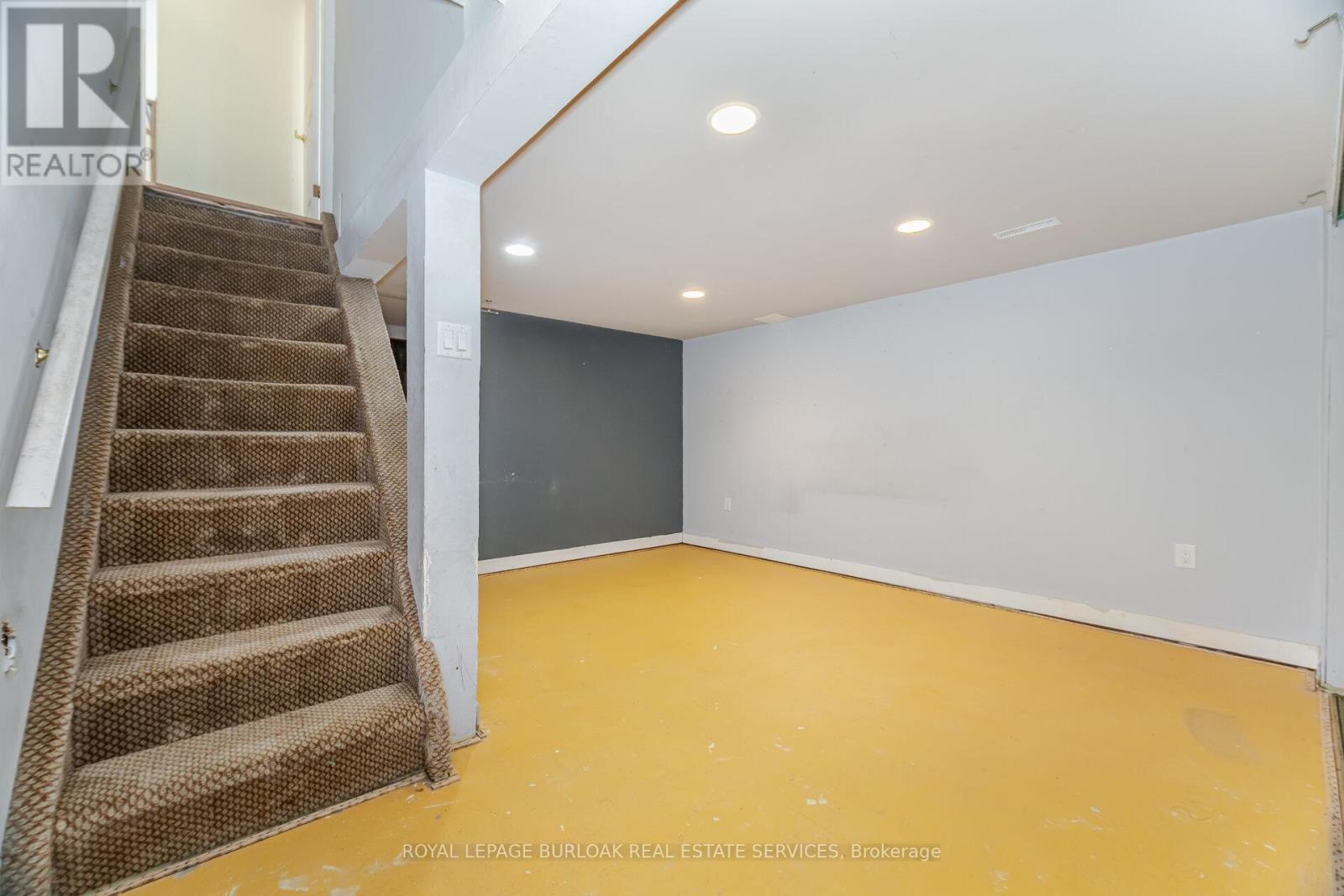 204 Arichat Road, Oakville, Ontario  L6J 5N4 - Photo 31 - W12213065