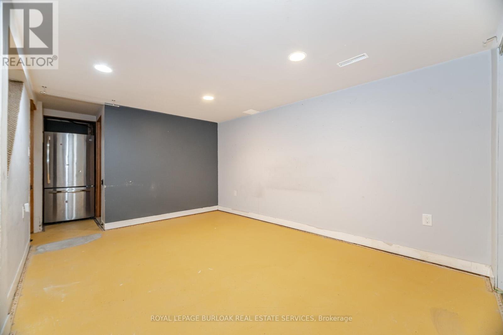 204 Arichat Road, Oakville, Ontario  L6J 5N4 - Photo 32 - W12213065