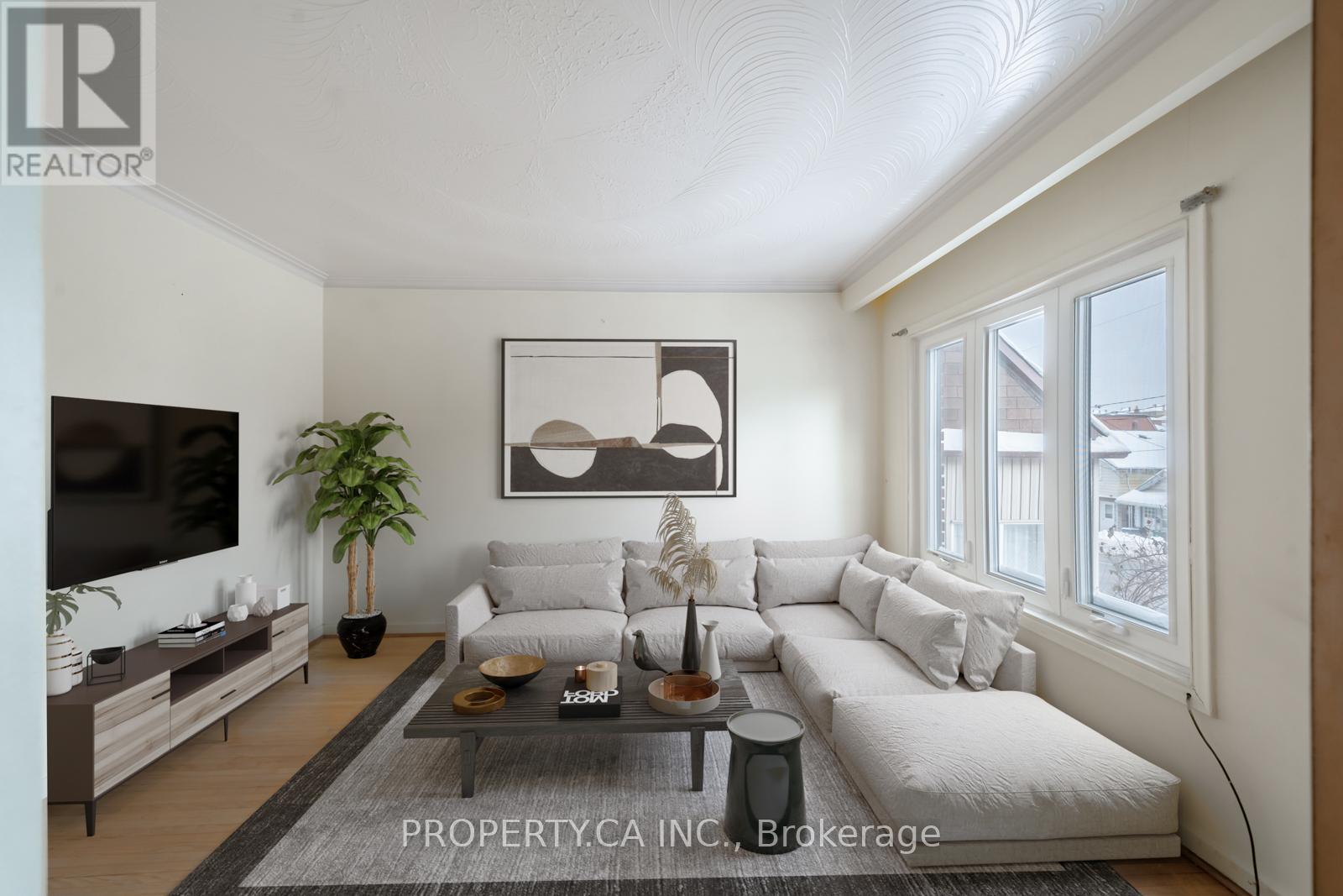2098 Dufferin Street, Toronto (Caledonia-Fairbank), Ontario  M6E 3R7 - Photo 2 - W12213071