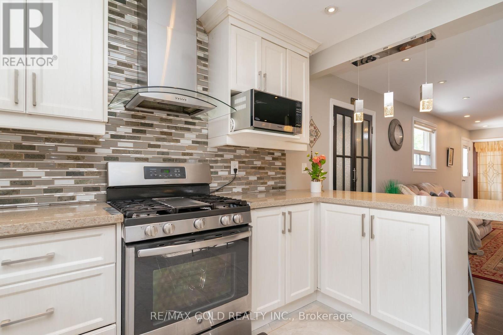 48 Drury Crescent, Brampton, Ontario  L6T 1L2 - Photo 15 - W12213076