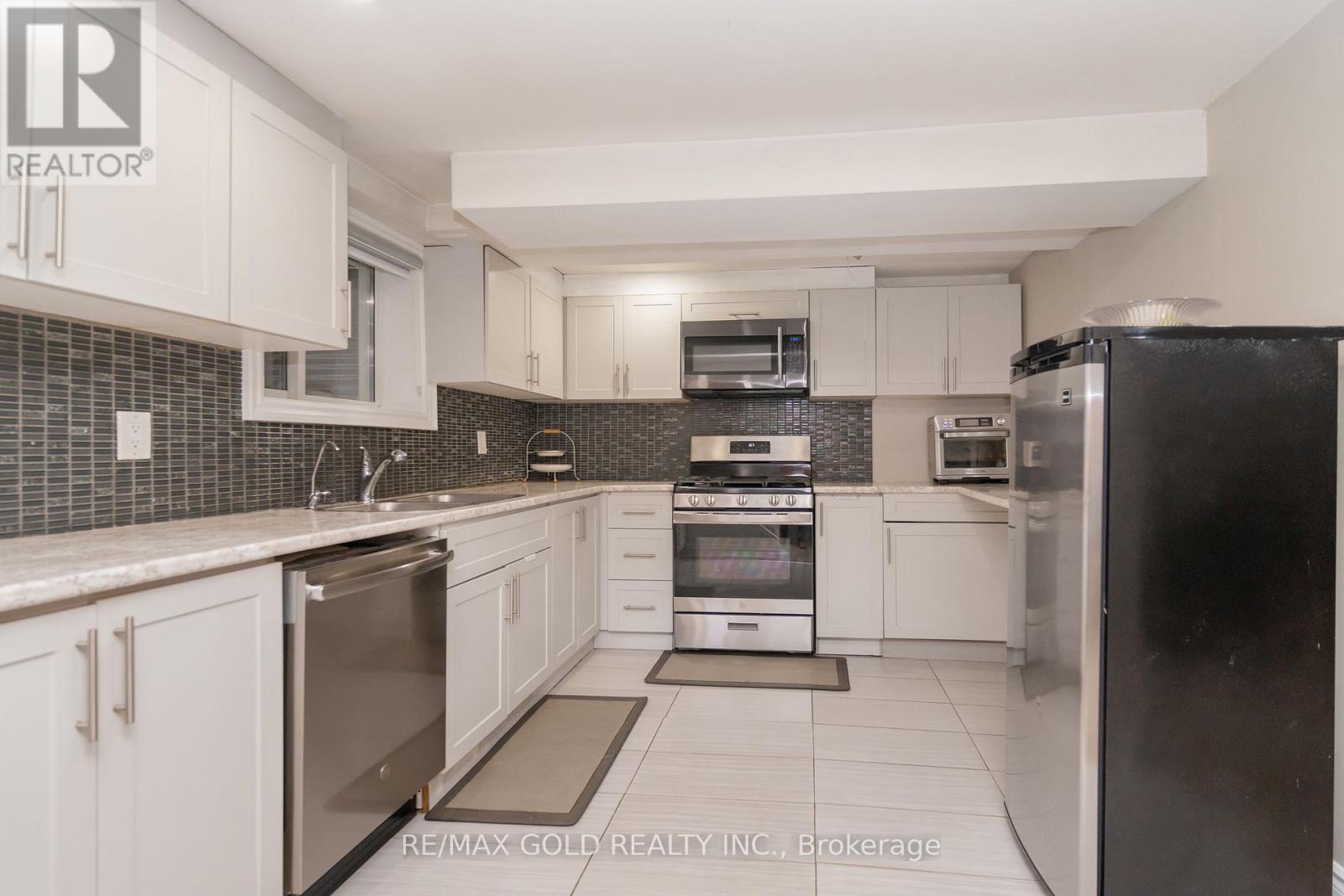 48 Drury Crescent, Brampton, Ontario  L6T 1L2 - Photo 31 - W12213076
