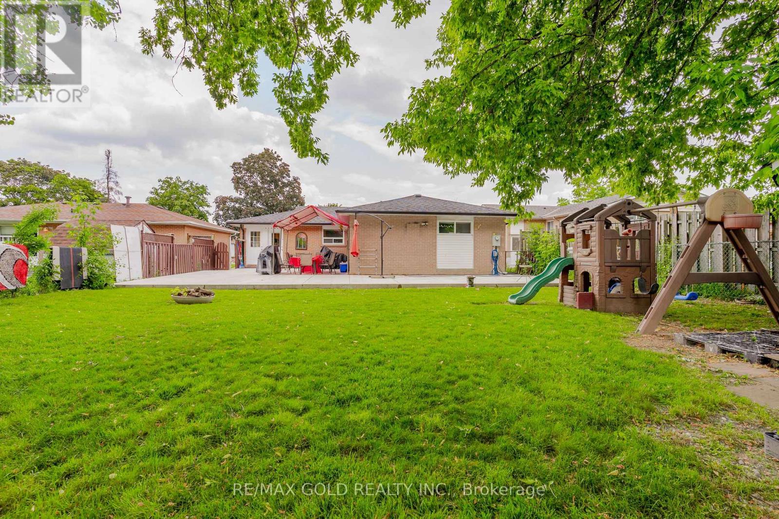 48 Drury Crescent, Brampton, Ontario  L6T 1L2 - Photo 41 - W12213076