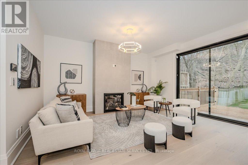 78 South Kingsway, Toronto (High Park-Swansea), Ontario  M6S 3T3 - Photo 14 - W12213080