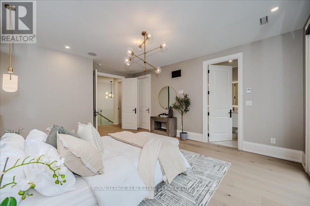78 South Kingsway, Toronto (High Park-Swansea), Ontario  M6S 3T3 - Photo 23 - W12213080