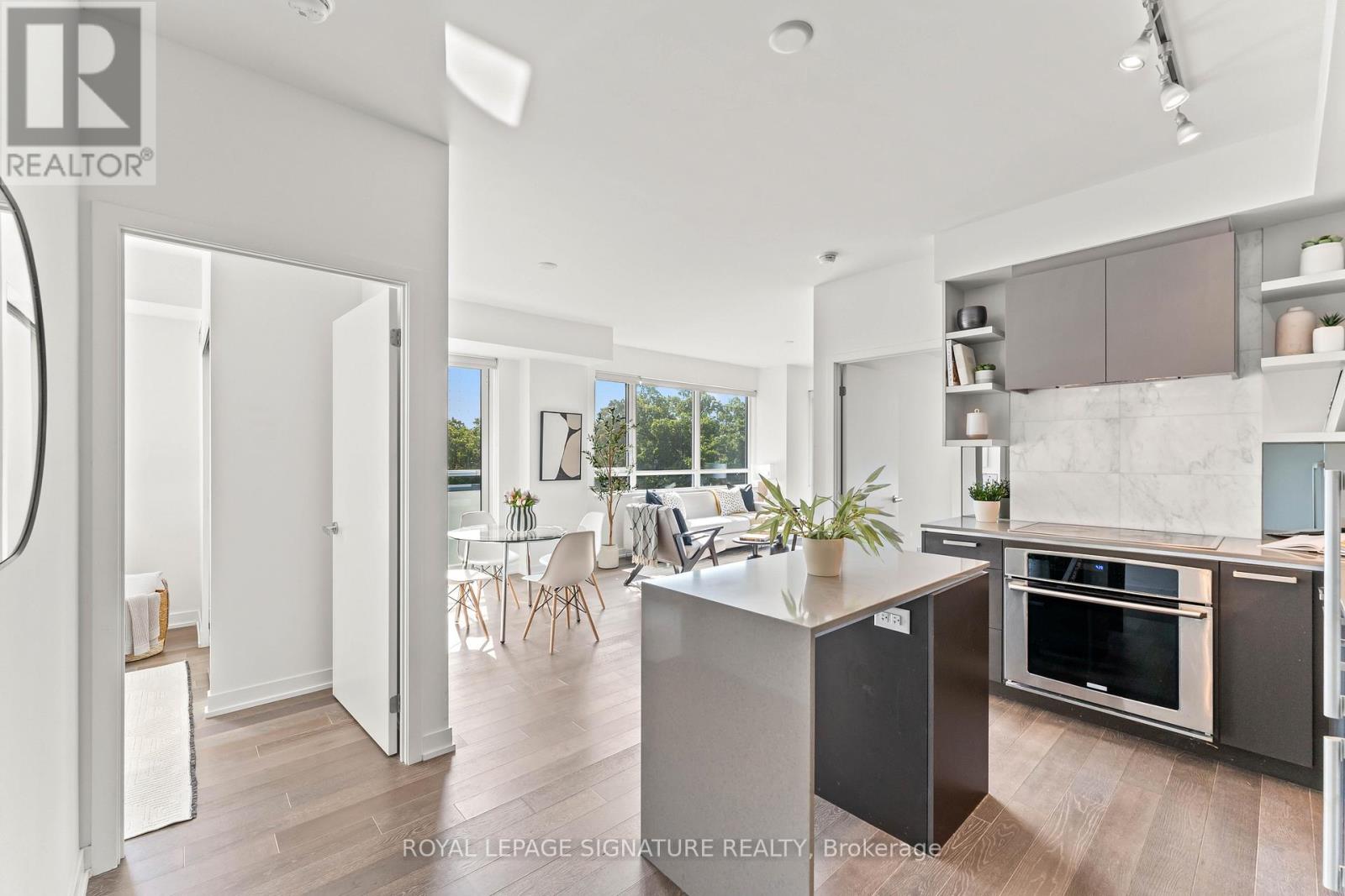525 - 1830 Bloor Street W, Toronto (High Park North), Ontario  M6P 0A2 - Photo 2 - W12213093