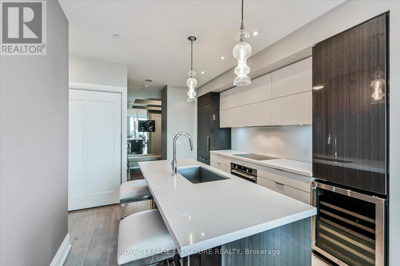 205 - 110 Marine Parade Drive, Toronto (Mimico), Ontario  M8V 0A3 - Photo 6 - W12213159