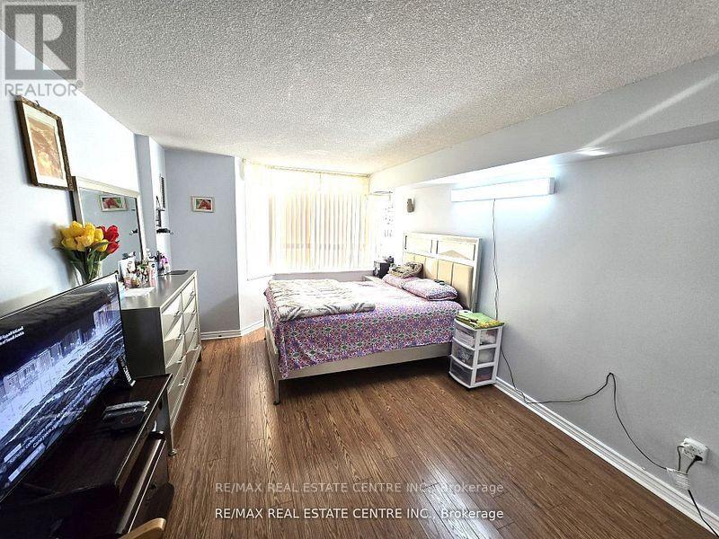 Property at 303 - 30 MALTA AVENUE image 3