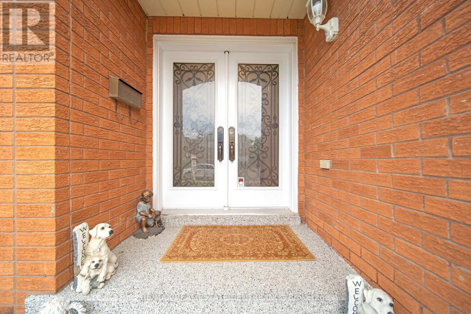 Property at 11 MOOREHEAD CRESCENT image 4