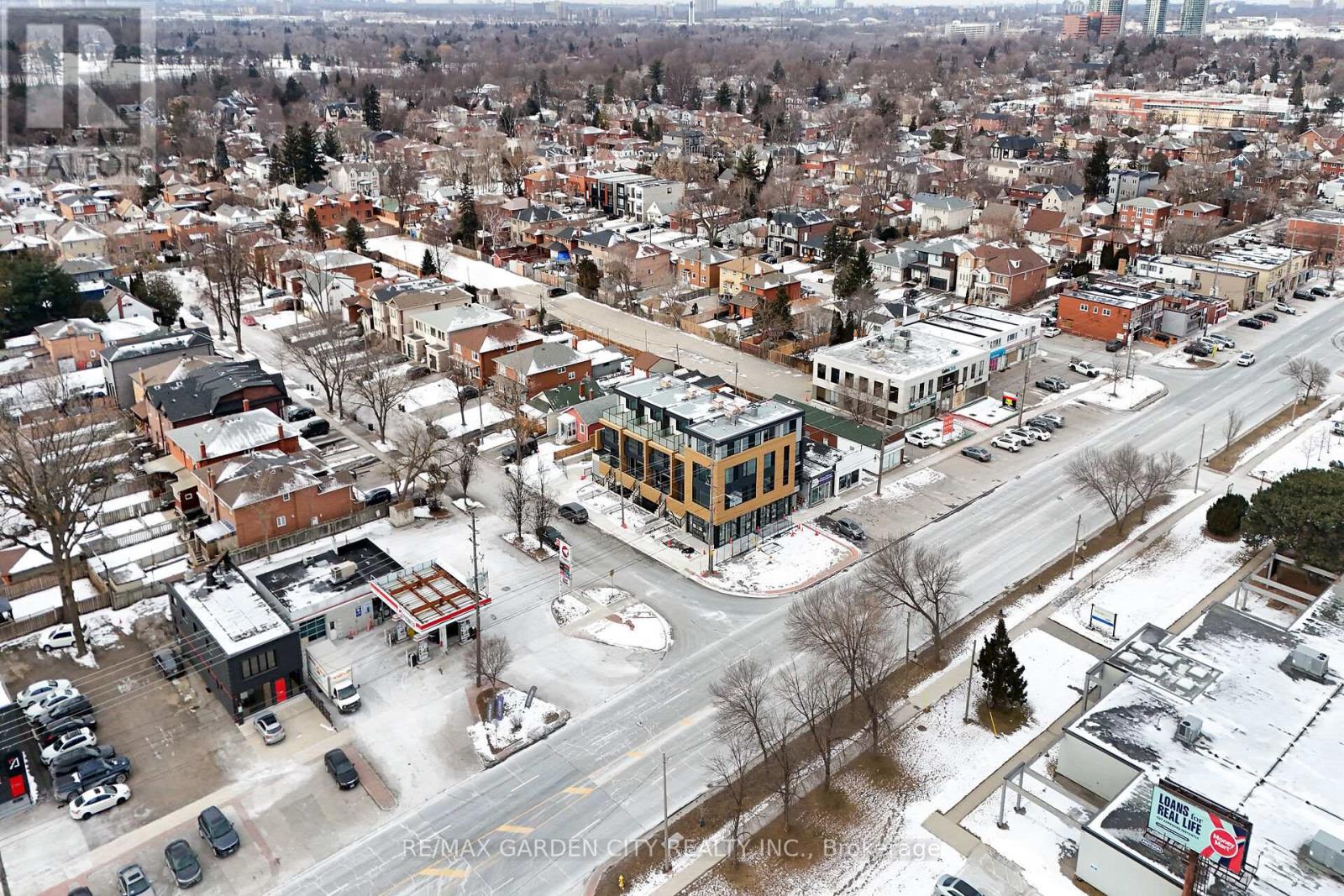 200 Browns Line, Toronto (Alderwood), Ontario  M8W 3T4 - Photo 8 - W12213232