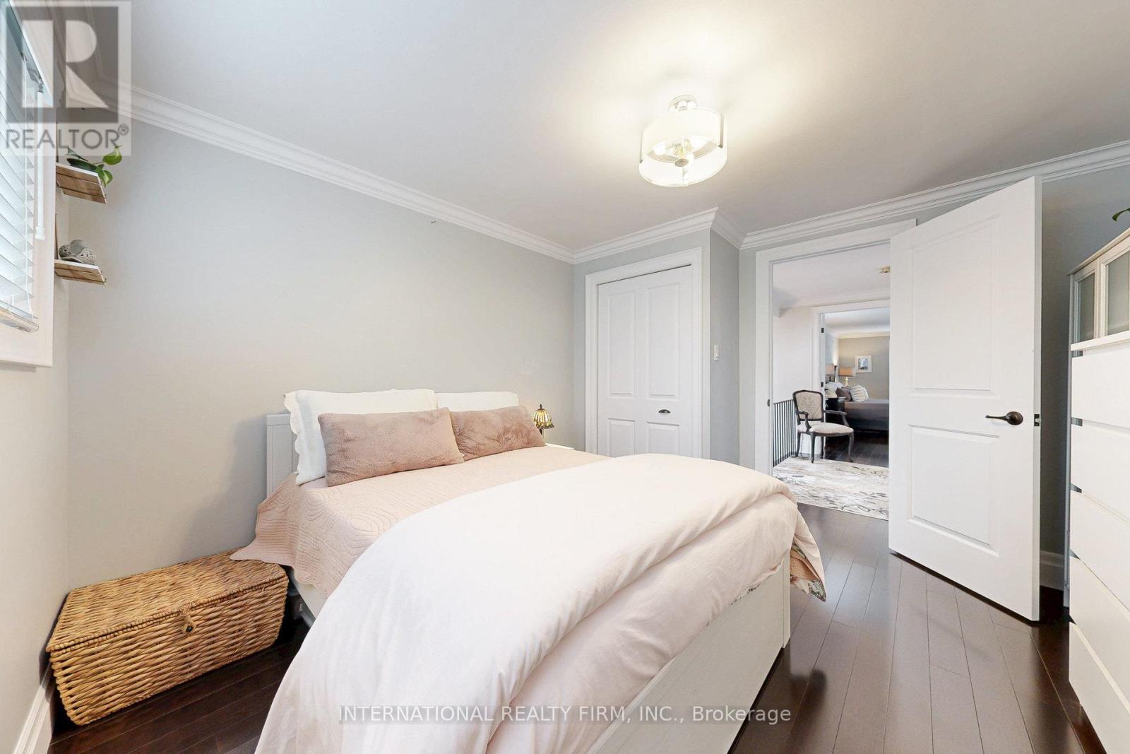 1088 Runnymead Crescent, Oakville, Ontario  L6M 1C4 - Photo 29 - W12213253