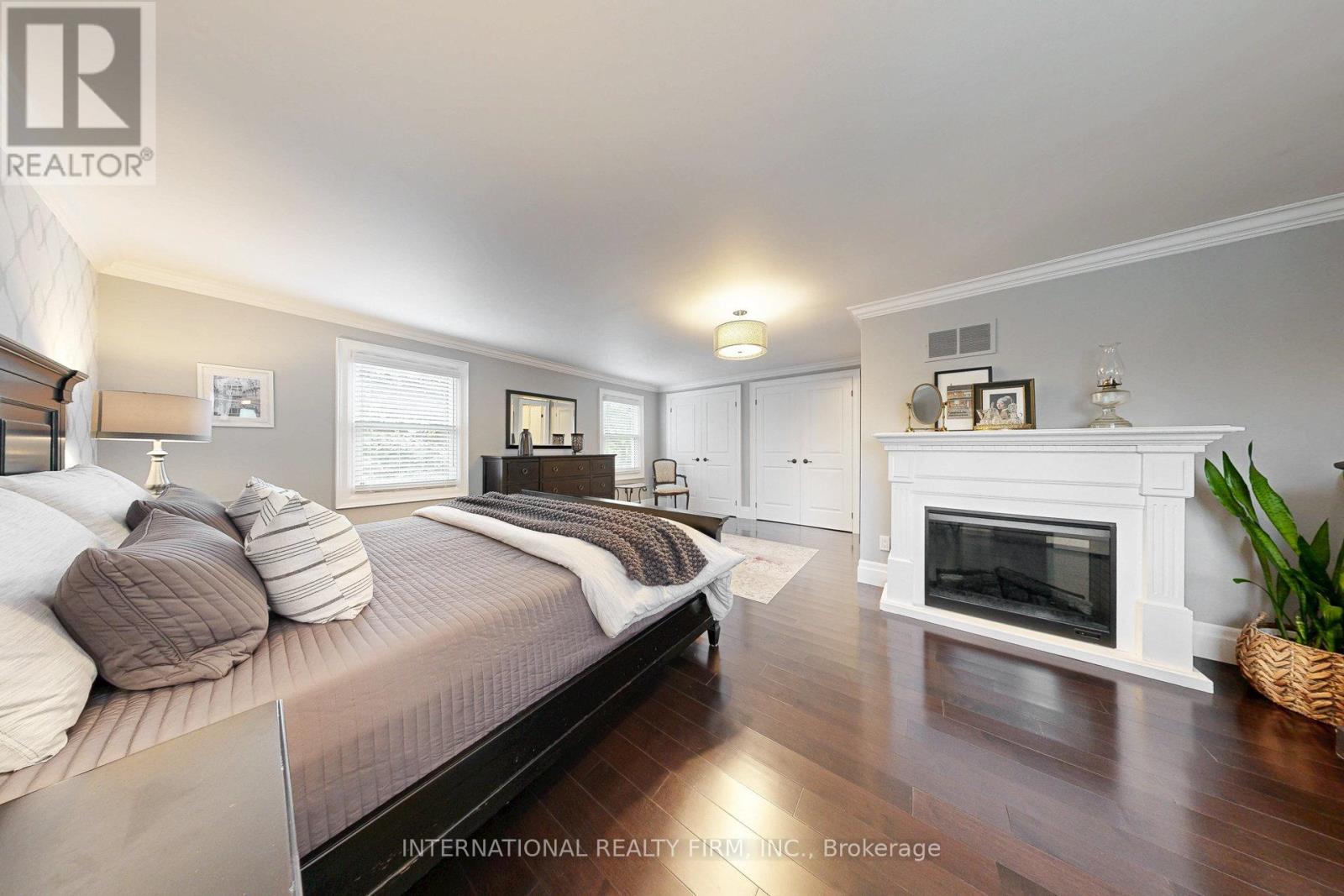 1088 Runnymead Crescent, Oakville, Ontario  L6M 1C4 - Photo 31 - W12213253