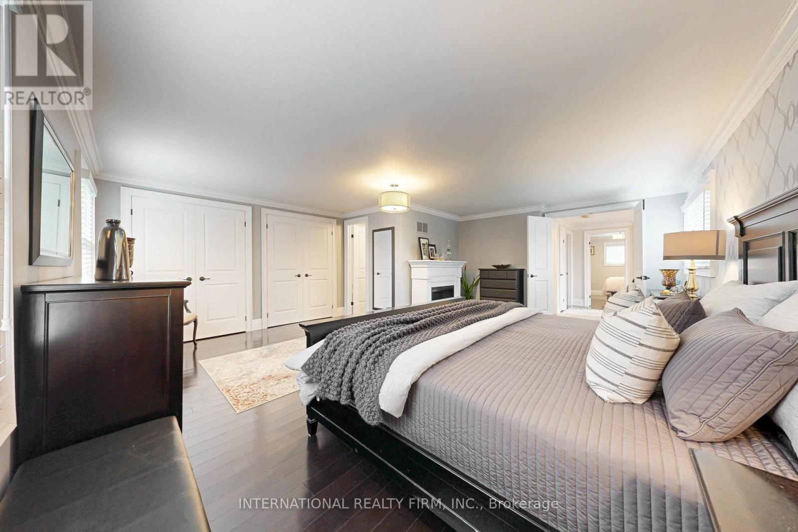 1088 Runnymead Crescent, Oakville, Ontario  L6M 1C4 - Photo 32 - W12213253
