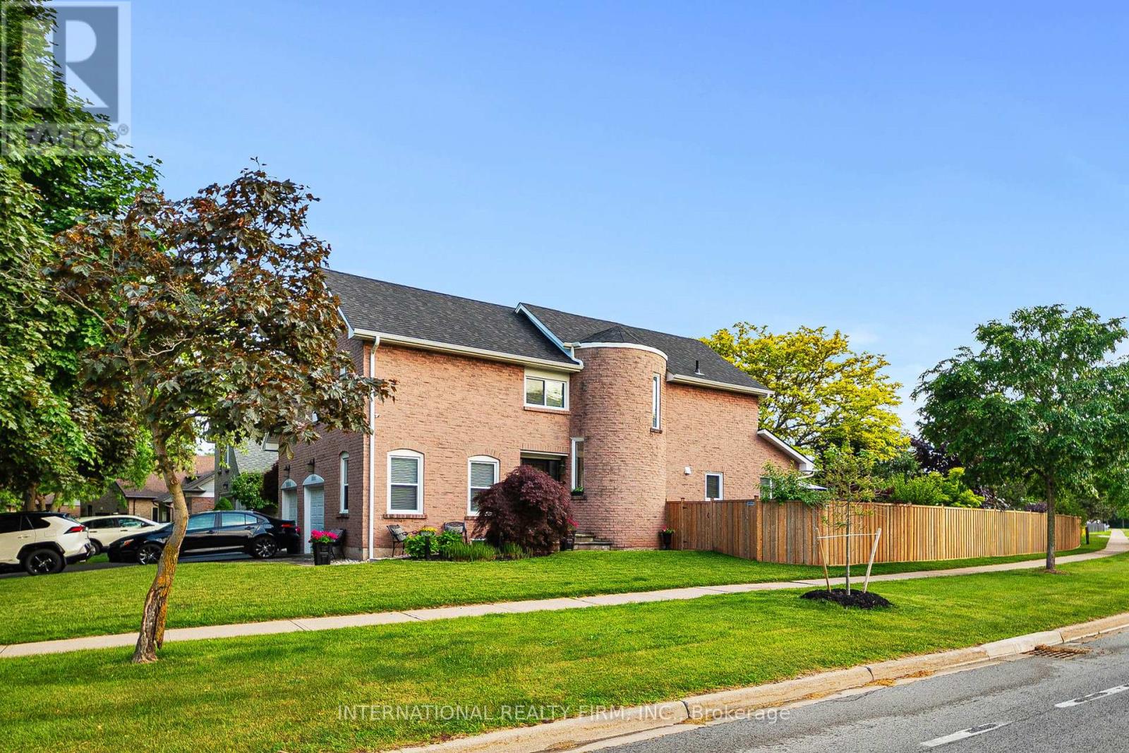 1088 Runnymead Crescent, Oakville, Ontario  L6M 1C4 - Photo 5 - W12213253