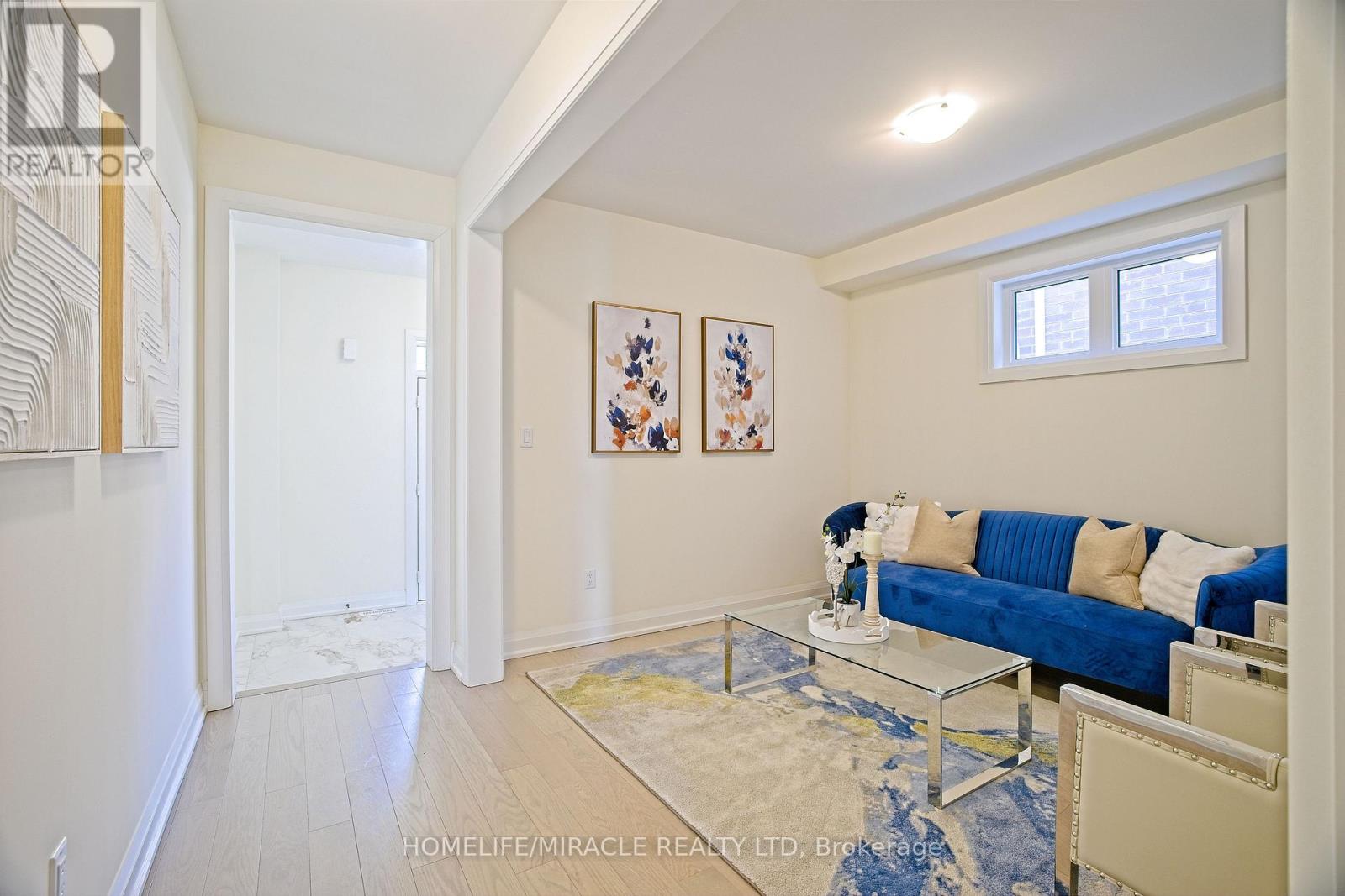 4 Bavenden Crescent, Brampton (Credit Valley), Ontario  L6X 0K7 - Photo 10 - W12213274